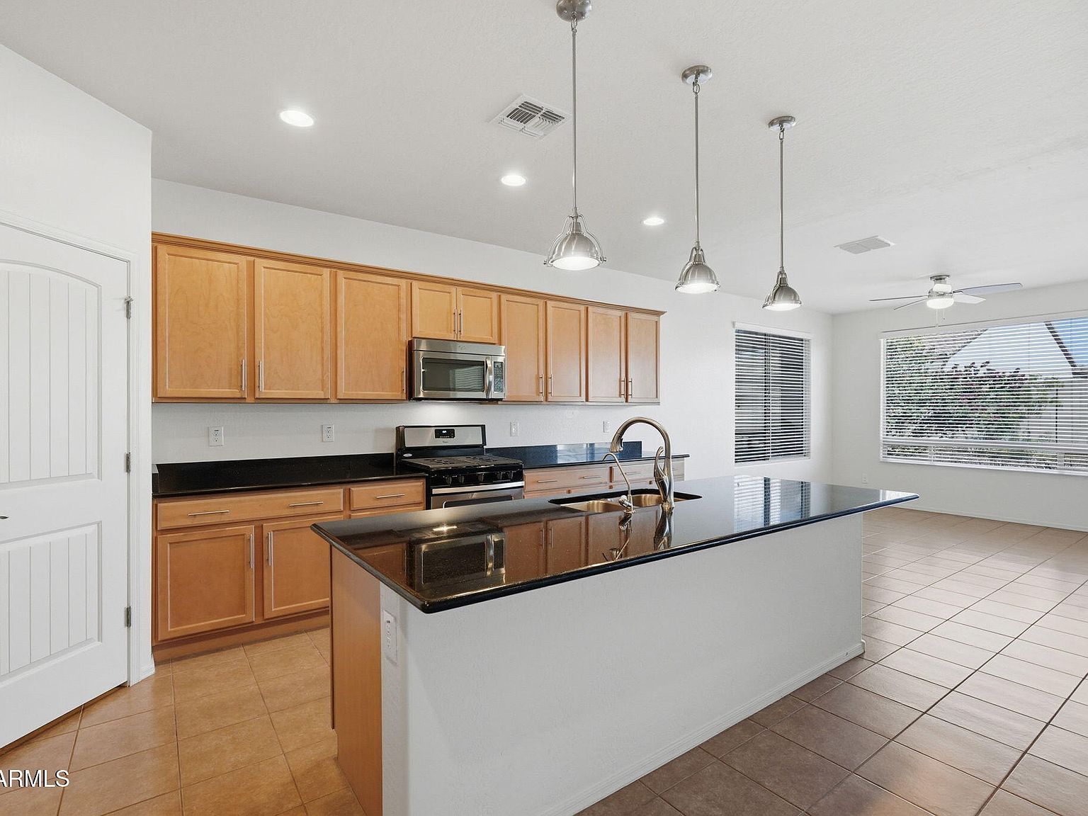 18472 W Marshall Ln Surprise, AZ 85388 - Thumbnail 4