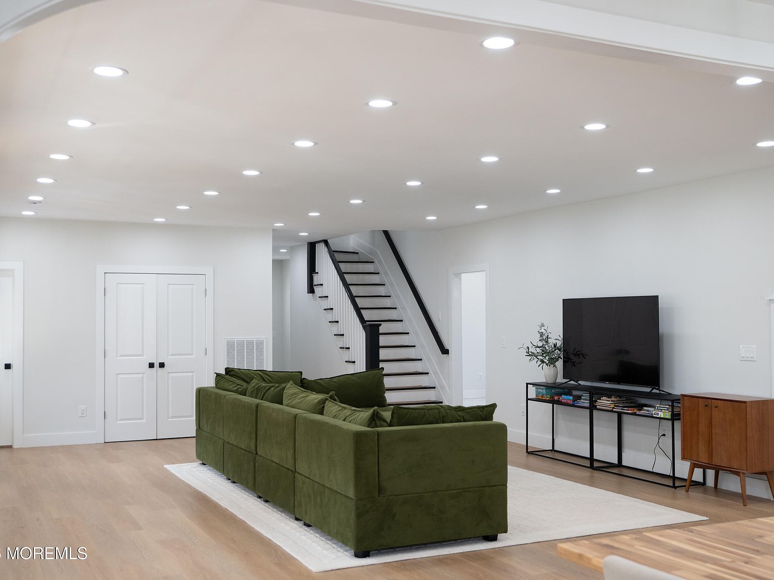 405 Lakewood Ave Whiting, NJ 08759 - Thumbnail 4