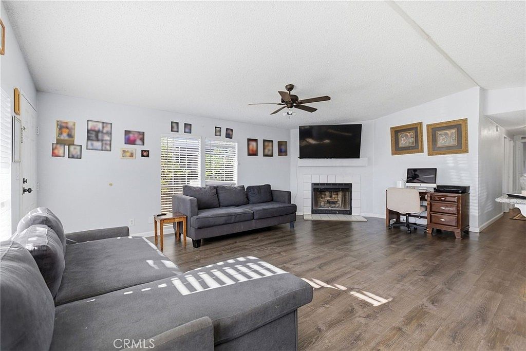 25114 Avenida Valencia Homeland, CA 92548 - Thumbnail 4