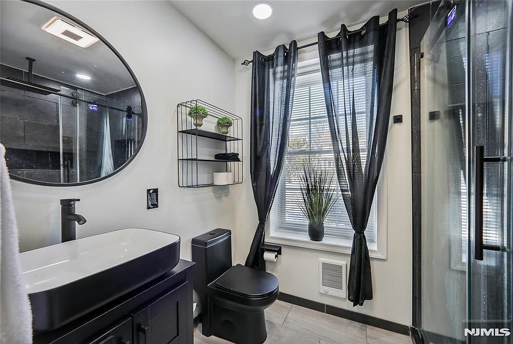 100 Brook Ave Englewood, NJ 07631 - Thumbnail 4