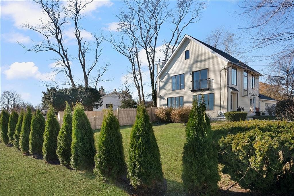 1705 Wampanoag Trl Barrington, RI 02806 - Thumbnail 4