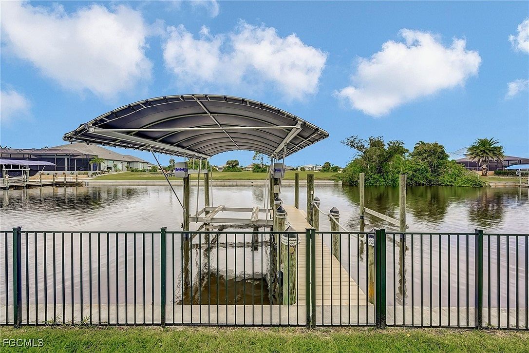 2218 NW 37th Pl Cape Coral, FL 33993 - Thumbnail 4