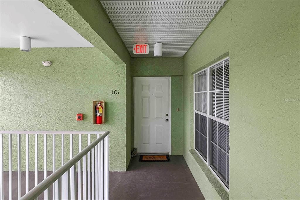 2121 Heron Lake Dr Unit 301 Punta Gorda, FL 33983 - Thumbnail 4