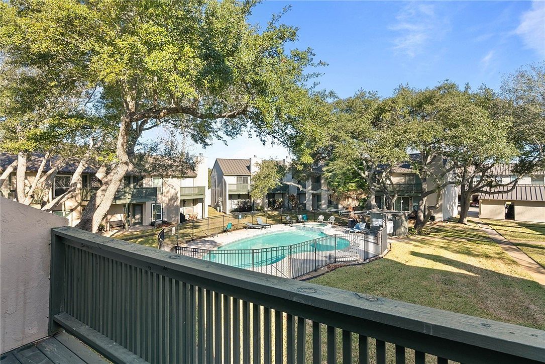 302 Saint Andrews St #J101 Rockport, TX 78382 - Thumbnail 4