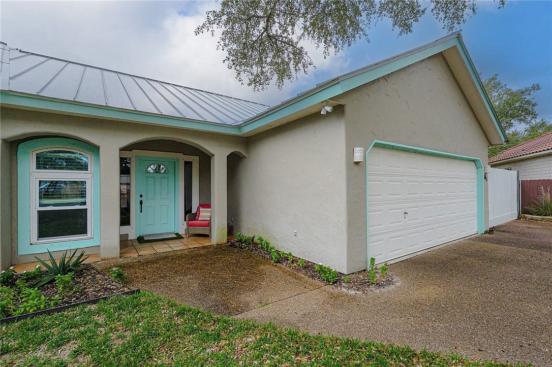 610 Bent Tree St Rockport, TX 78382 - Thumbnail 4