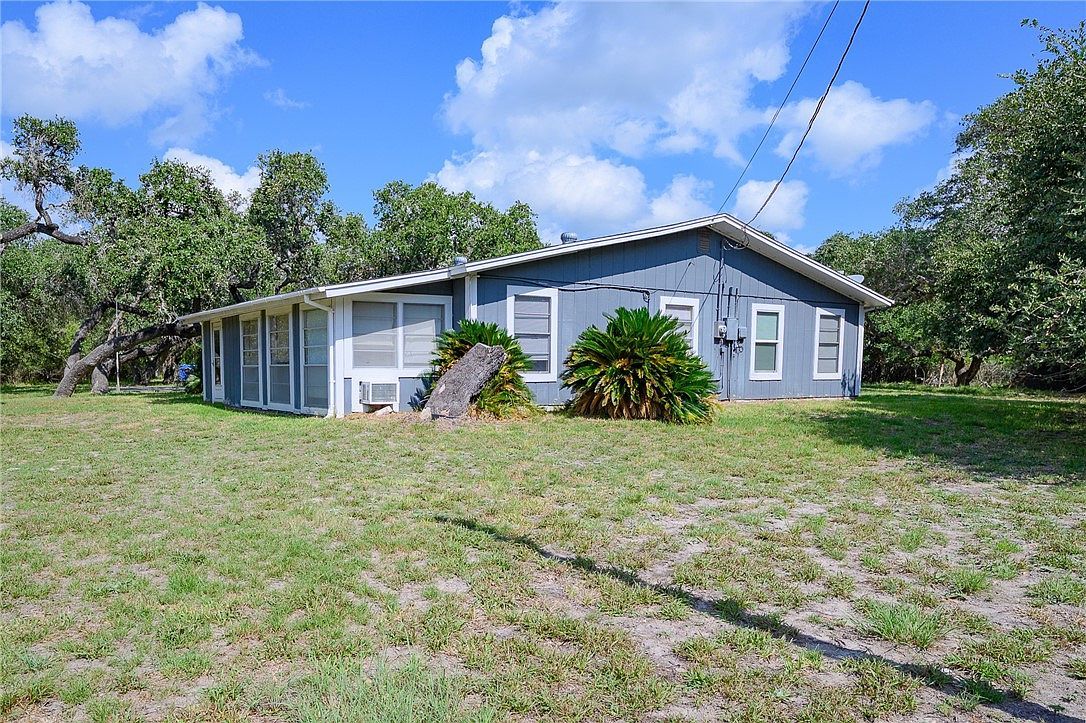 164 4th St Rockport, TX 78382 - Thumbnail 4