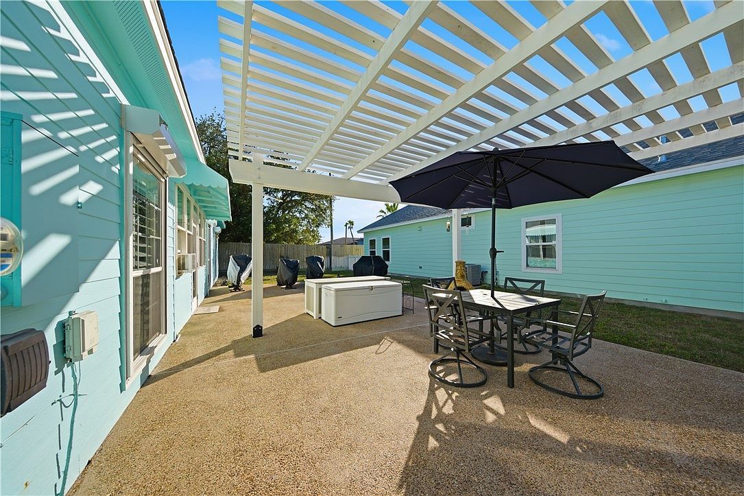 8 Primrose Dr Rockport, TX 78382 - Thumbnail 4