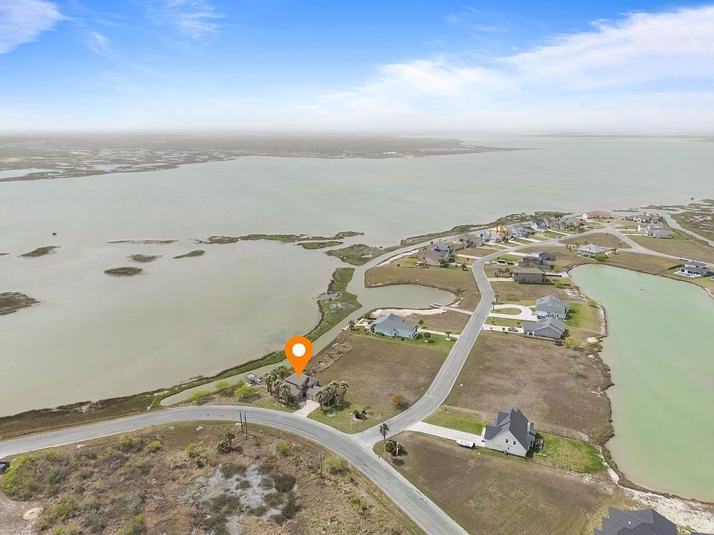 1022 Cape Velero Dr Rockport, TX 78382 - Thumbnail 4