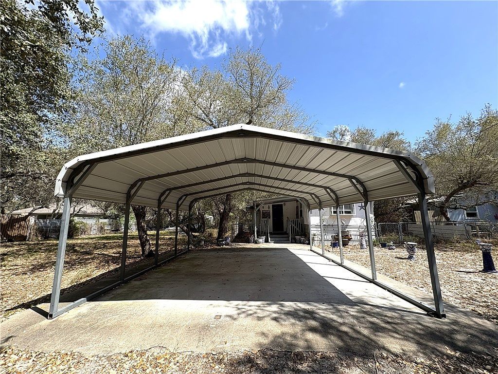 1608 Sammy Henderson St Rockport, TX 78382 - Thumbnail 4