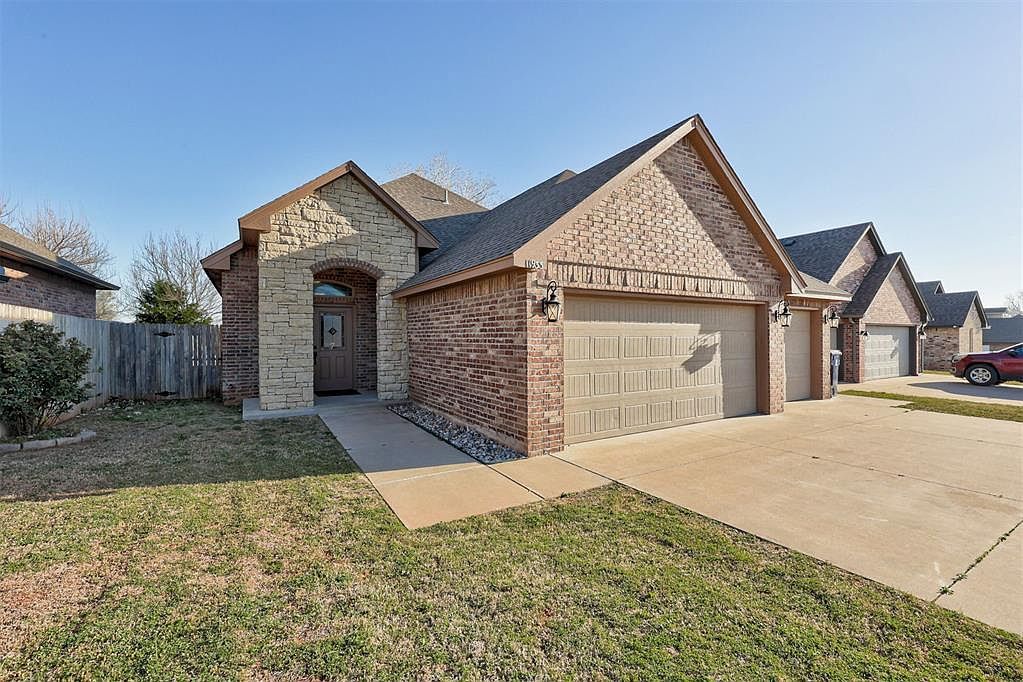 11933 SW 17th St Yukon, OK 73099 - Thumbnail 4