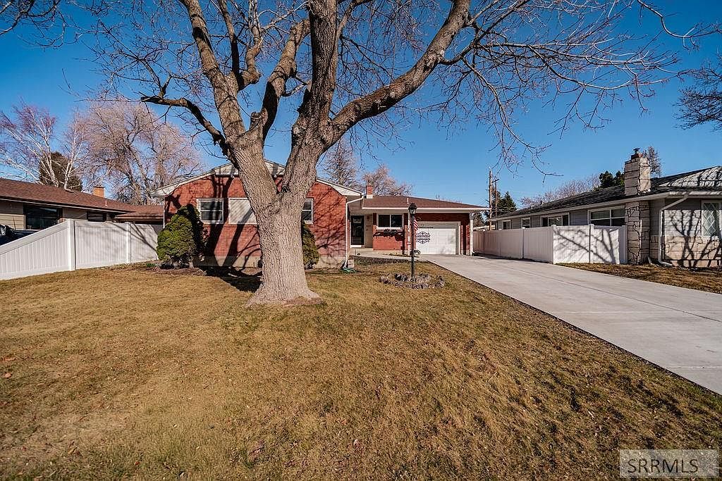 1075 Stanger Ave Idaho Falls, ID 83404 - Thumbnail 4