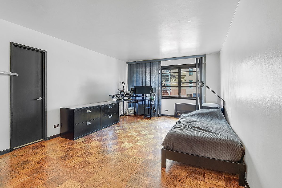 31 Jane St APT 2H New York, NY 10014 - Thumbnail 4