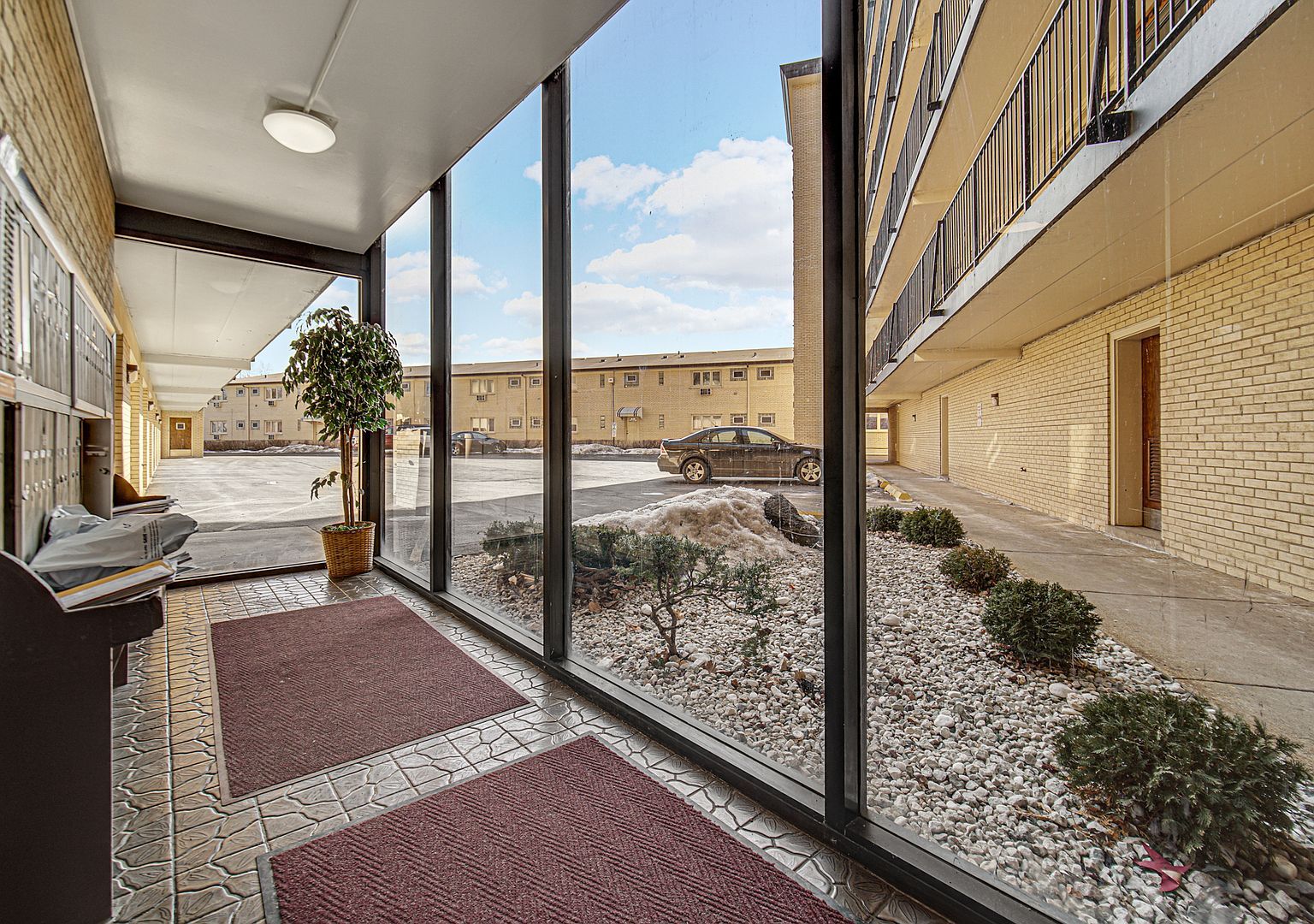 4572 N Milwaukee Ave APT 5H Chicago, IL 60630 - Thumbnail 4