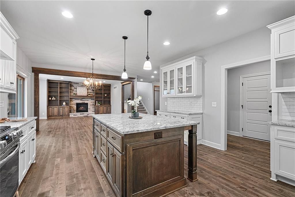 16657 S Chalet Dr Olathe, KS 66062 - Thumbnail 4