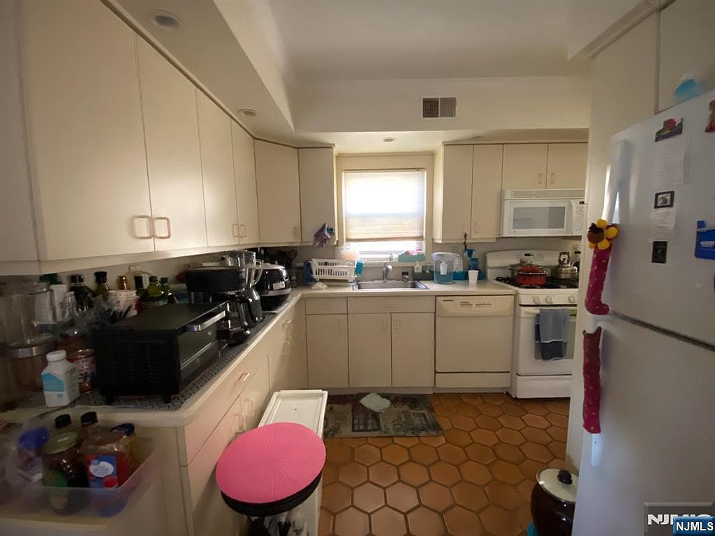 81 5th St Cresskill, NJ 07626 - Thumbnail 4