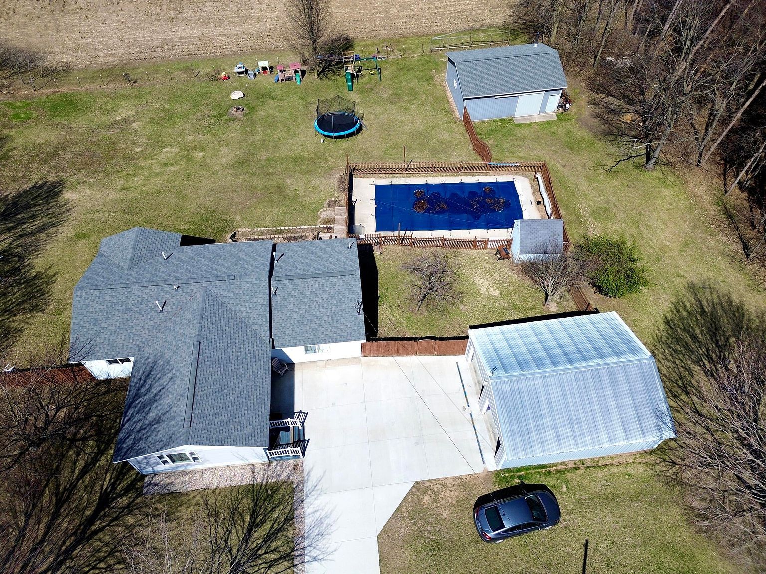 1422 E Chauvez Rd Scottville, MI 49454 - Thumbnail 4