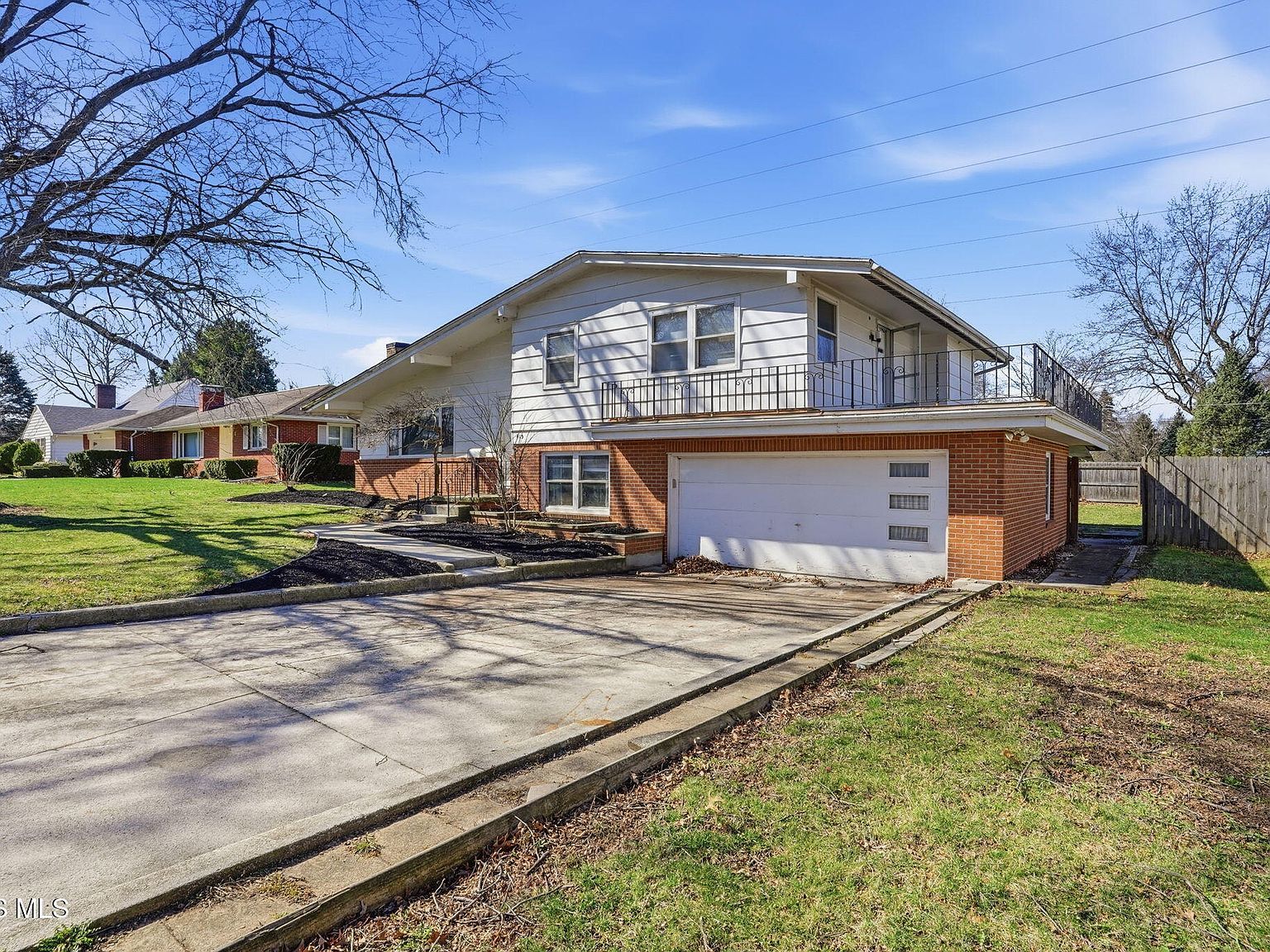 415 Glenview Dr Fostoria, OH 44830 - Thumbnail 4