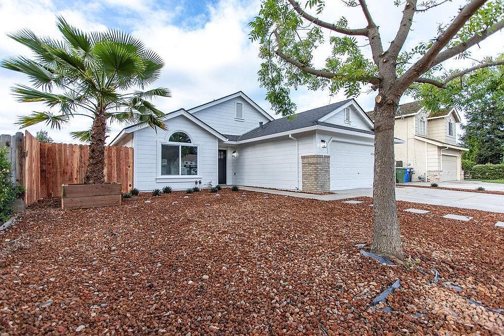 1444 Waterthrush Way Turlock, CA 95382 - Thumbnail 4