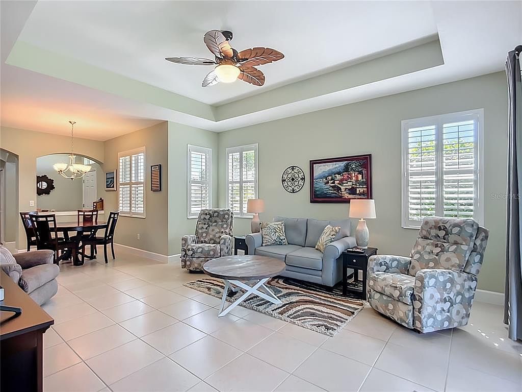 689 Chipper Dr Sun City Center, FL 33573 - Thumbnail 4