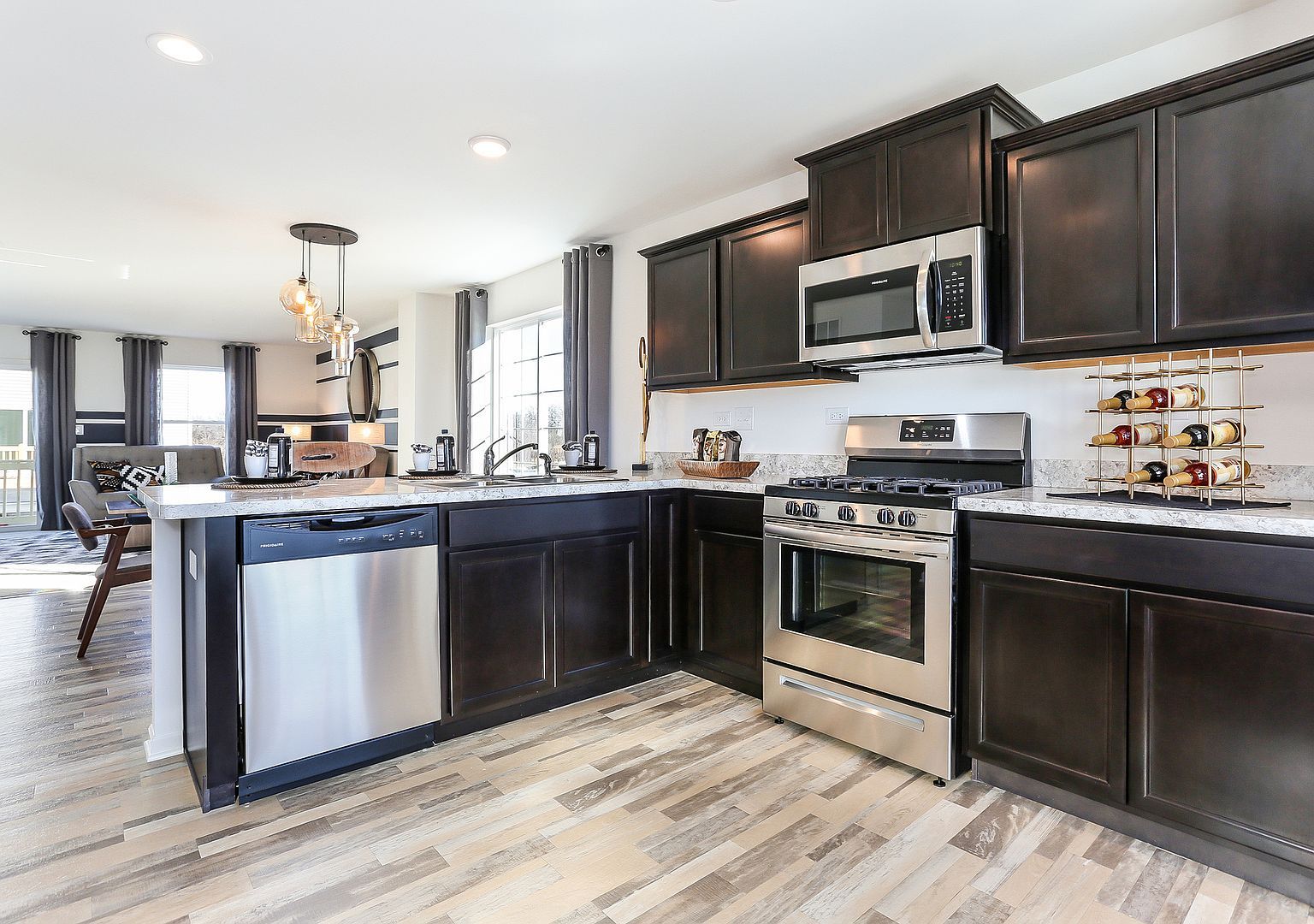 2307 Upland Rd Hampshire, IL 60140 - Thumbnail 4