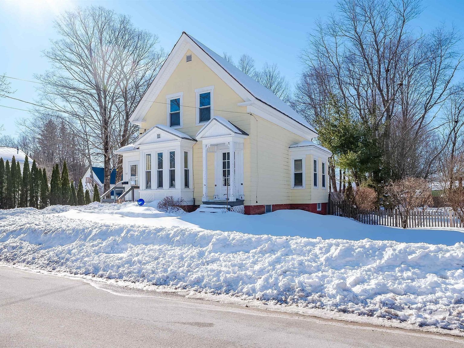 47 Chamberlain St Rochester, NH 03867 - Thumbnail 4