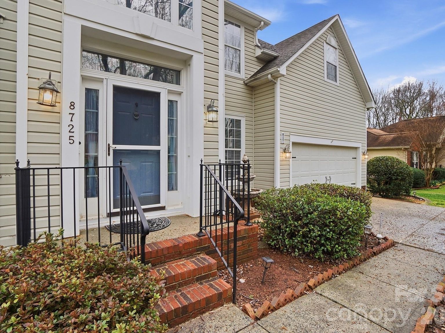 8725 Londonshire Dr Charlotte, NC 28216 - Thumbnail 4