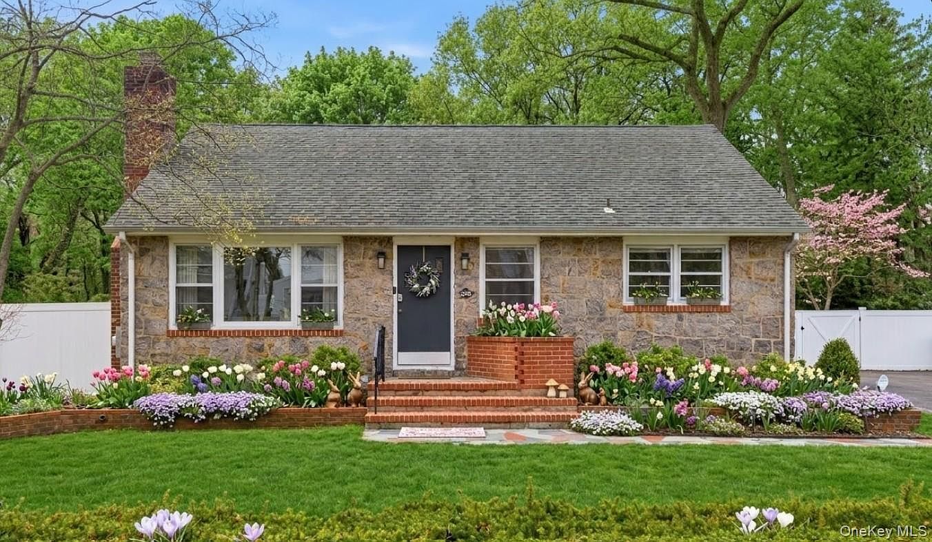 205 4th St East Northport, NY 11731 - Thumbnail 4