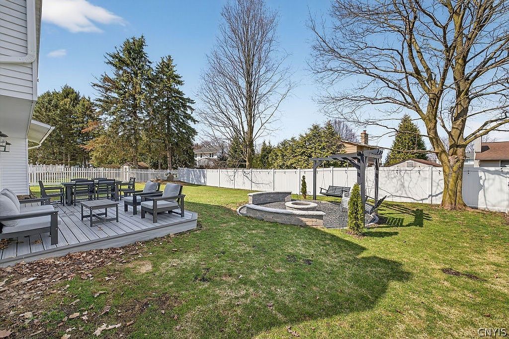 104 Mallard Dr Camillus, NY 13031 - Thumbnail 3