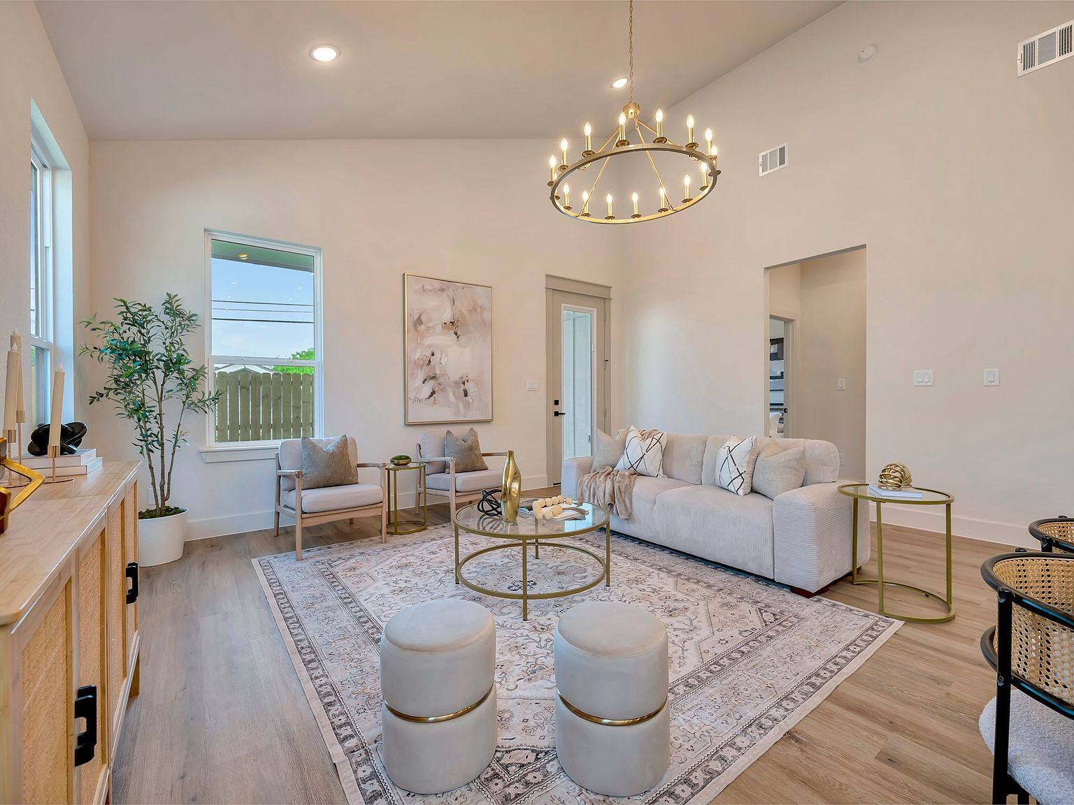 929 E Magnolia Ave Fort Worth, TX 76104 - Thumbnail 4