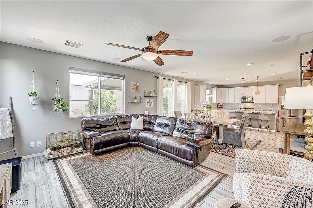 1371 Bear Brook Ave Henderson, NV 89074 - Thumbnail 4