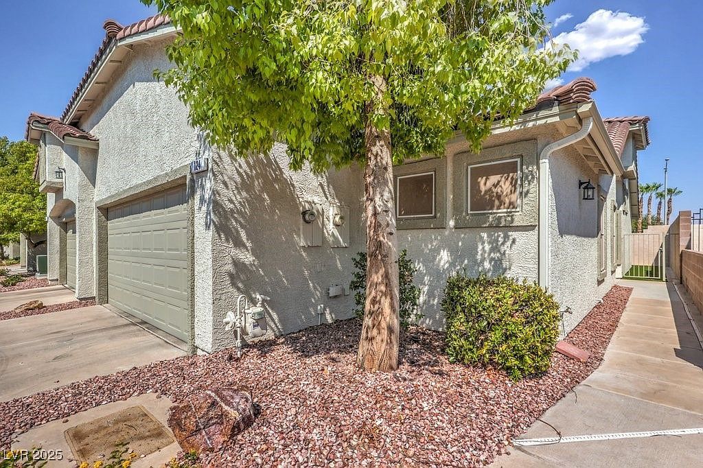 124 Tapatio St Henderson, NV 89074 - Thumbnail 4