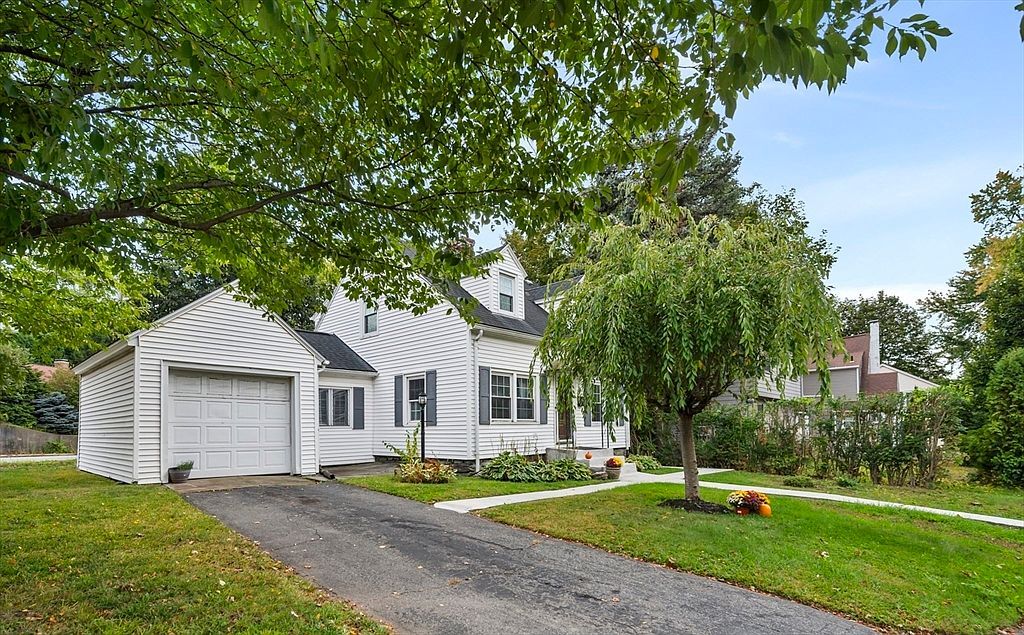 36 Melrose St Worcester, MA 01605 - Thumbnail 4