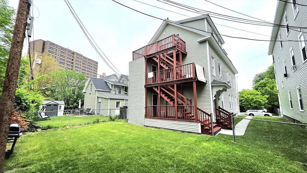 16 Bellevue St Worcester, MA 01609 - Thumbnail 4