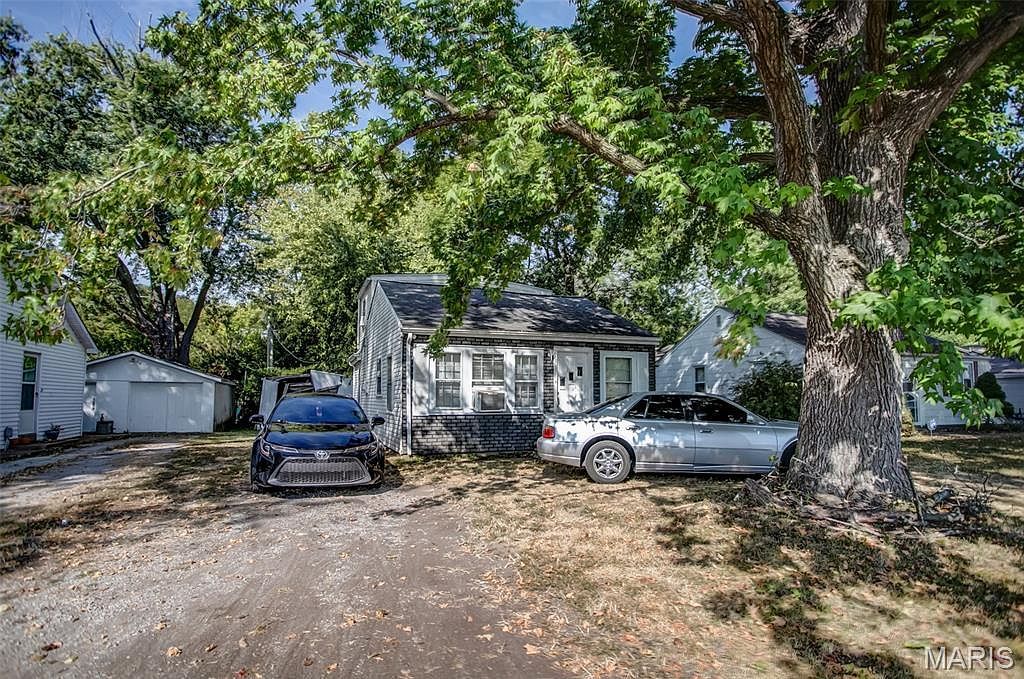 959 Green Mount Ln Belleville, IL 62220 - Thumbnail 4