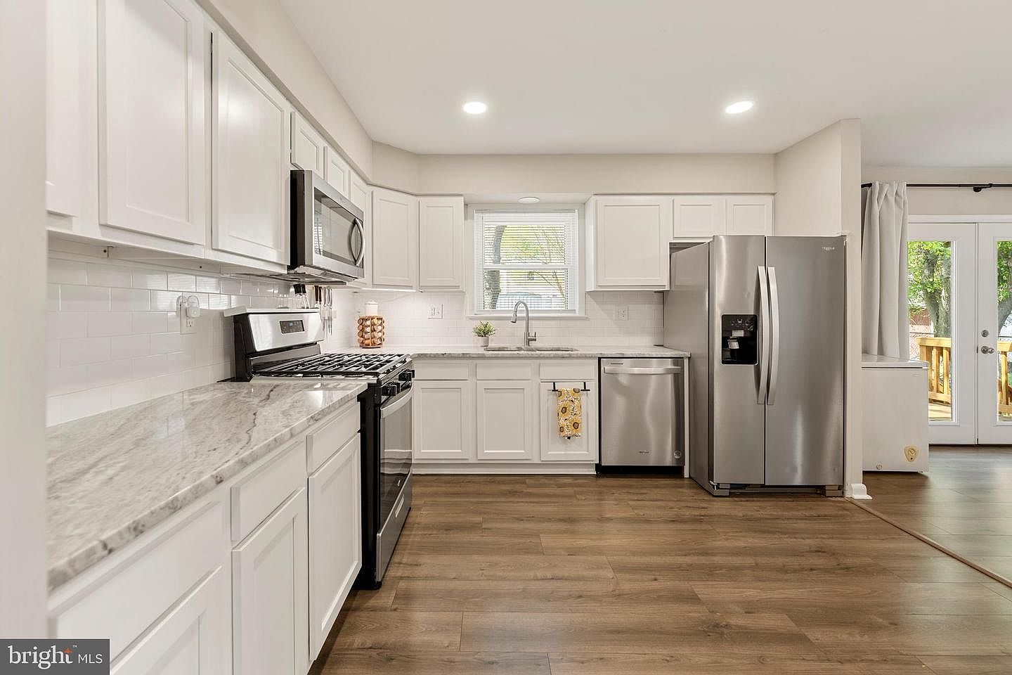 6818 Groveton Dr Clinton, MD 20735 - Thumbnail 4