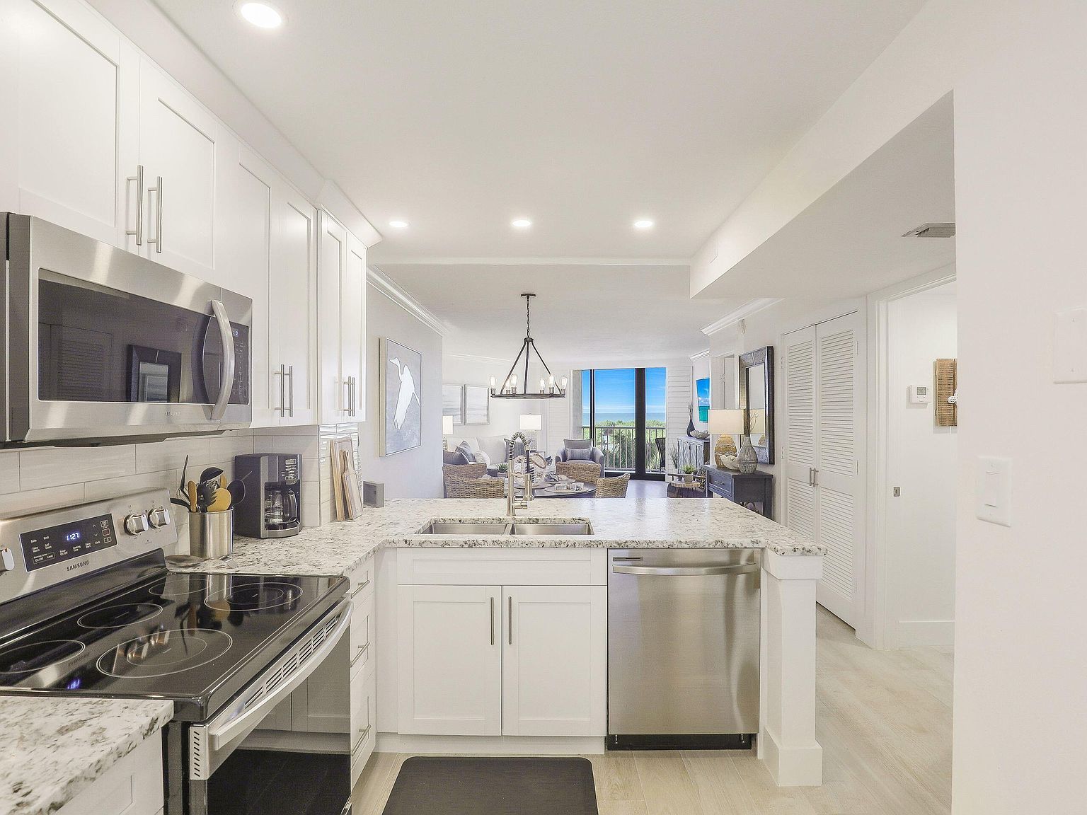 380 Seaview Ct APT 601 Marco Island, FL 34145 - Thumbnail 4