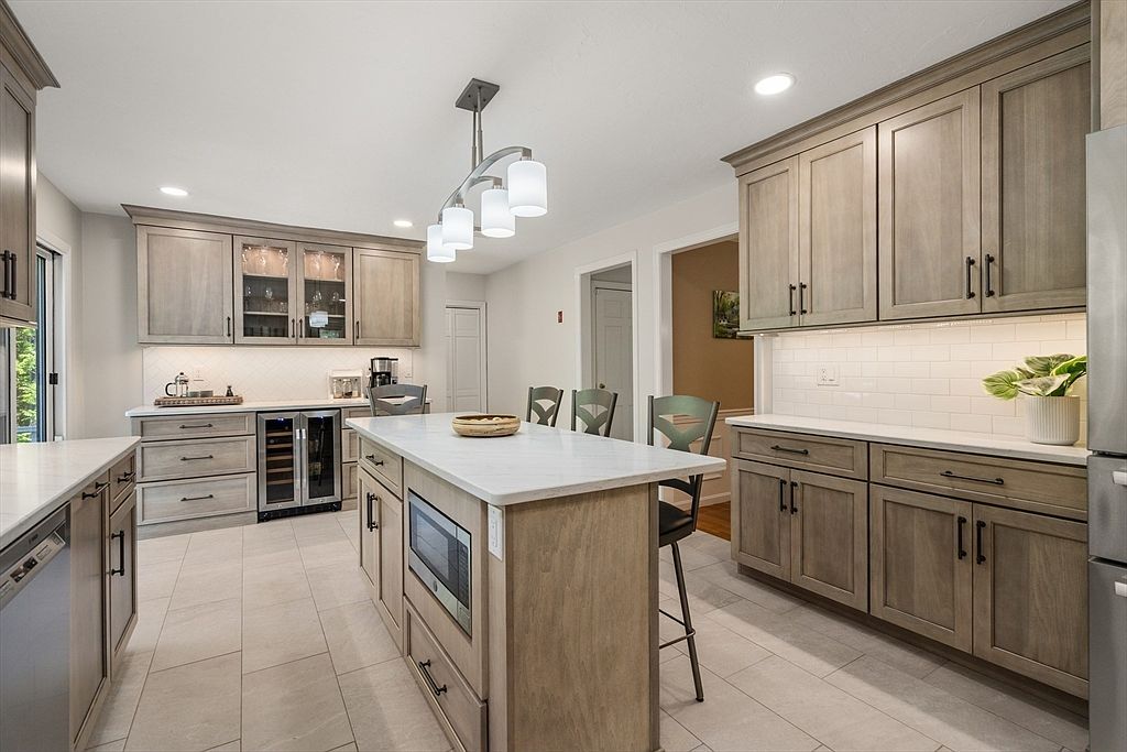 63 Pine Hill Rd Southborough, MA 01772 - Thumbnail 4