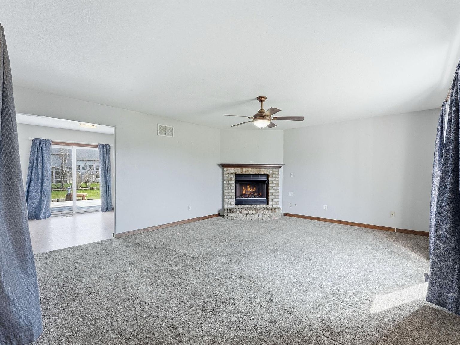 302 Willard Dr Auburn, IN 46706 - Thumbnail 4