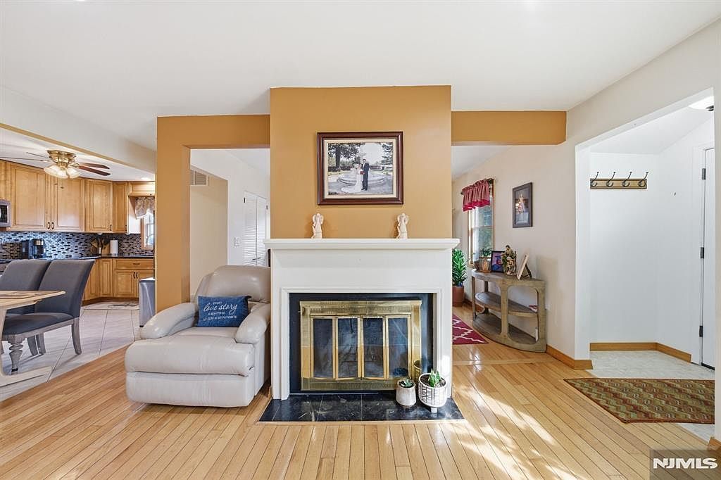 50 Skyline Lake Dr Ringwood, NJ 07456 - Thumbnail 4