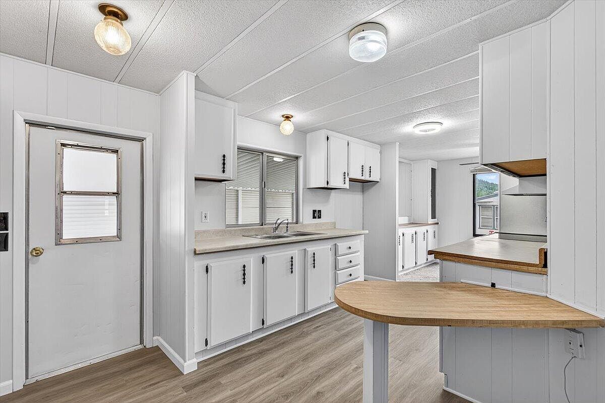 8401 Old Stage Rd Unit 56 Central Point, OR 97502 - Thumbnail 4