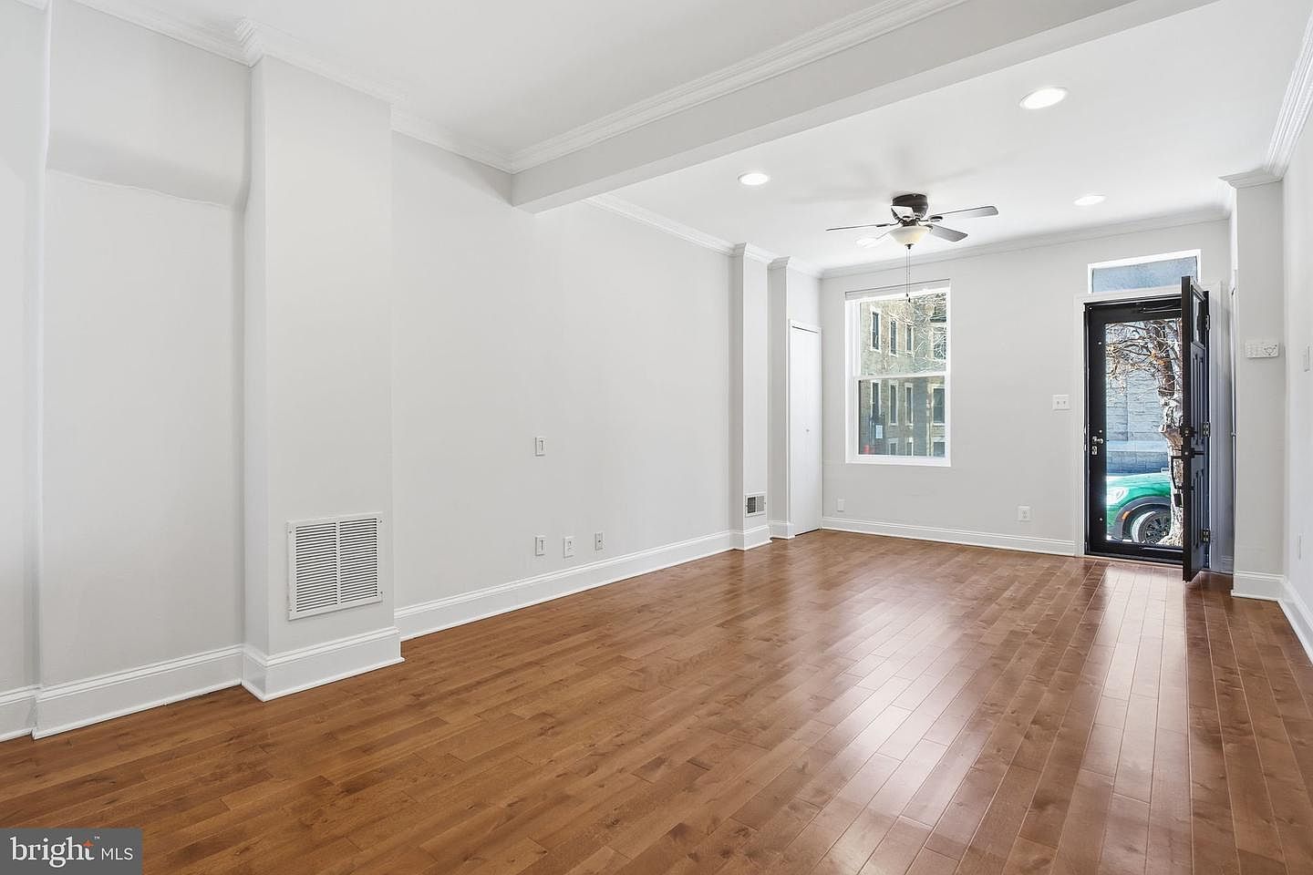 411 S Chester St Baltimore, MD 21231 - Thumbnail 4