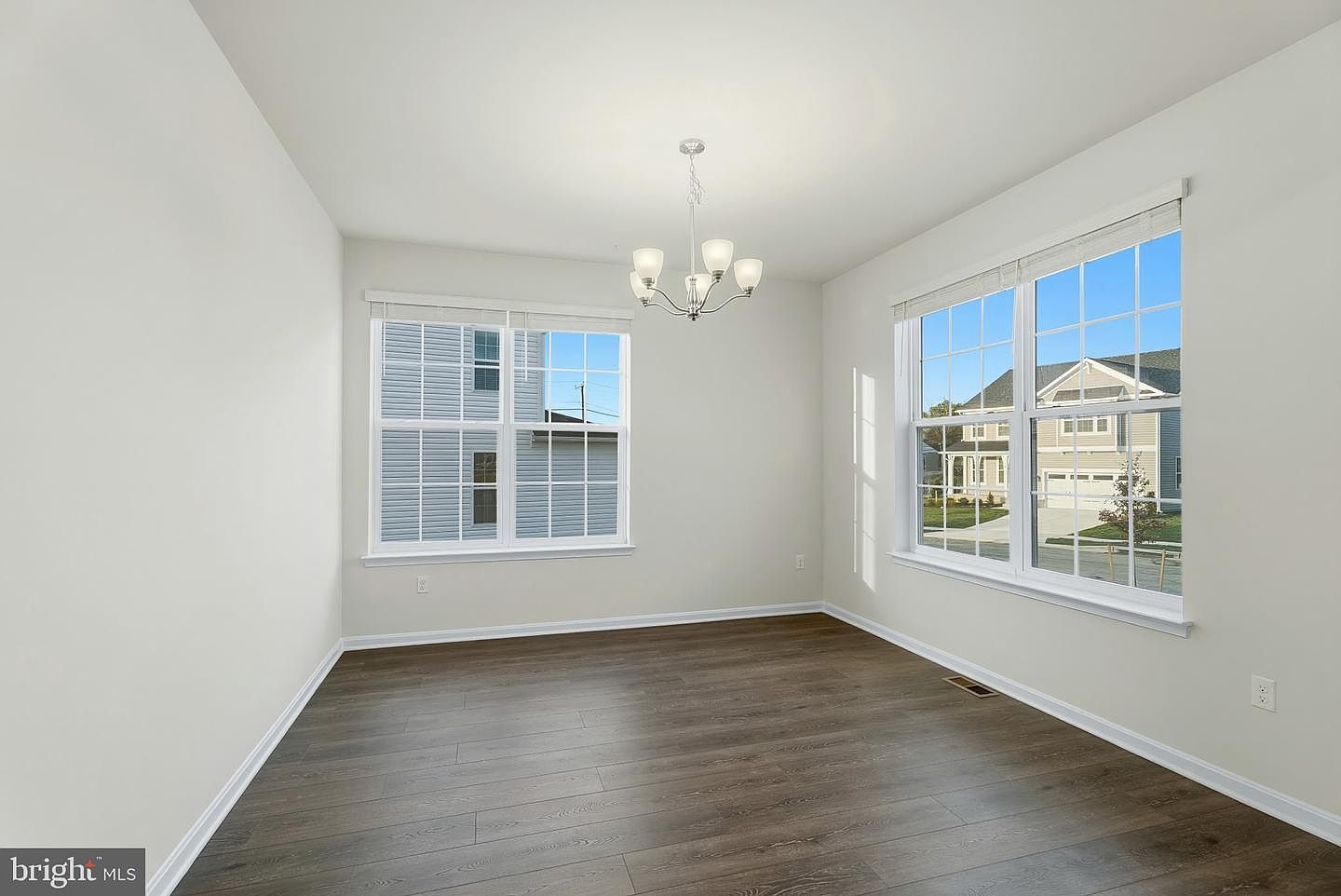 8101 Cypress Point Dr Baltimore, MD 21237 - Thumbnail 4