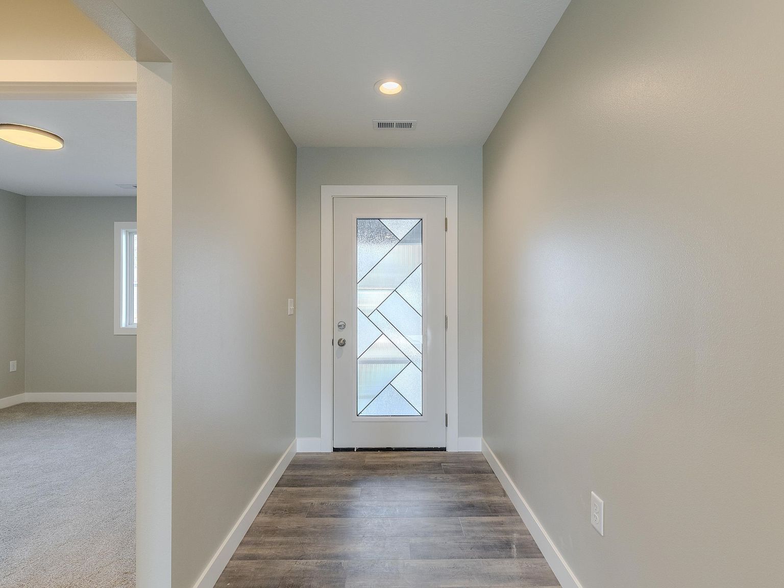 306 W 1st St Unit B Lake Park, IA 51347 - Thumbnail 4