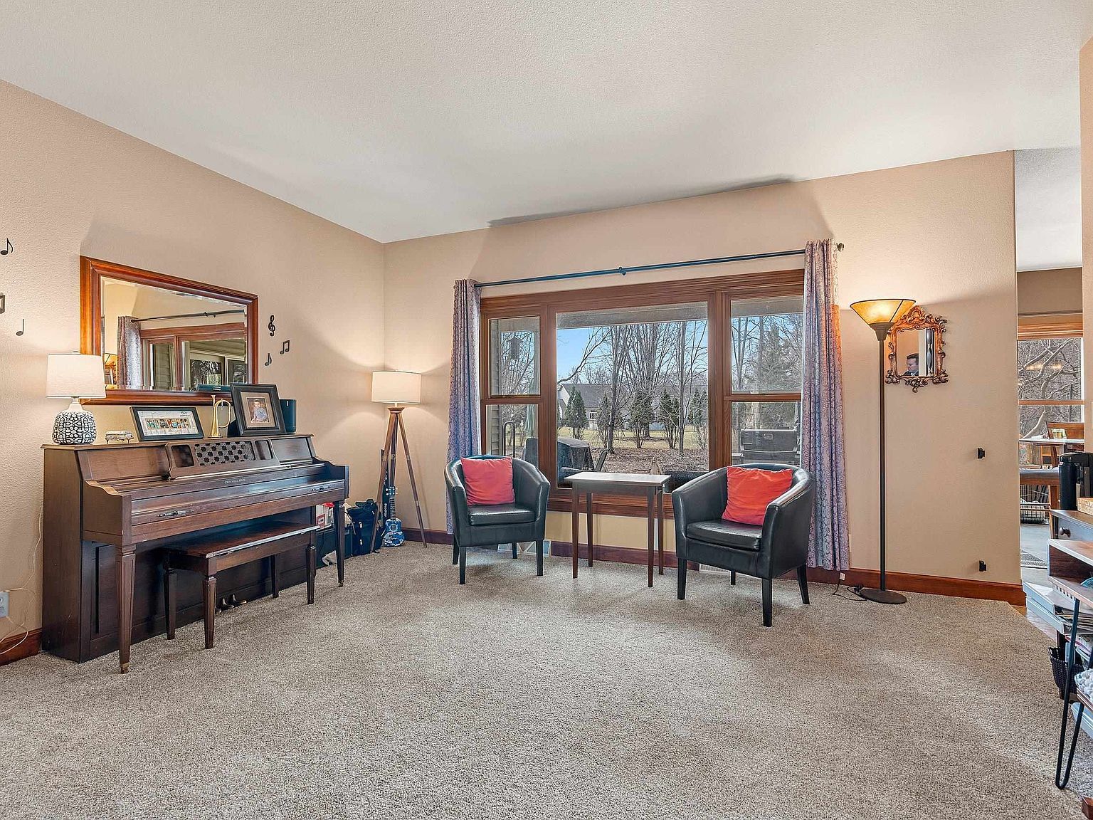 1055 Zacher Dr Oshkosh, WI 54901 - Thumbnail 4