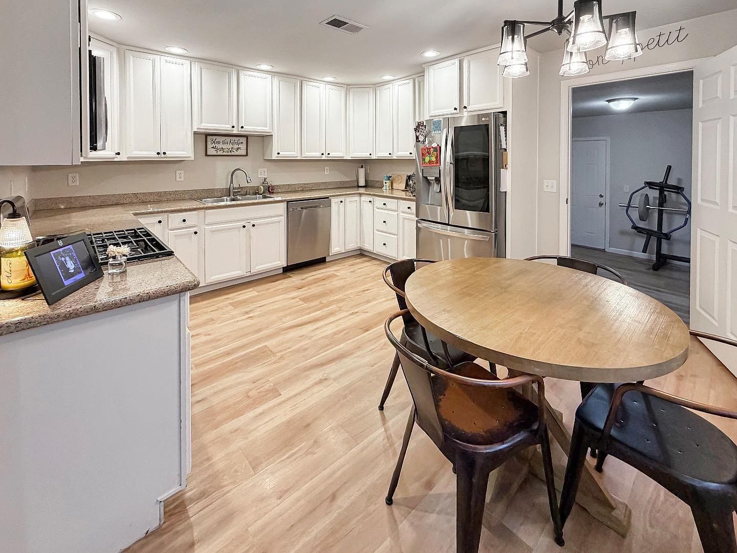 690 El Cerrito Way Gilroy, CA 95020 - Thumbnail 4