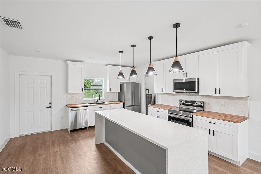 2516 38th St SW Lehigh Acres, FL 33976 - Thumbnail 4