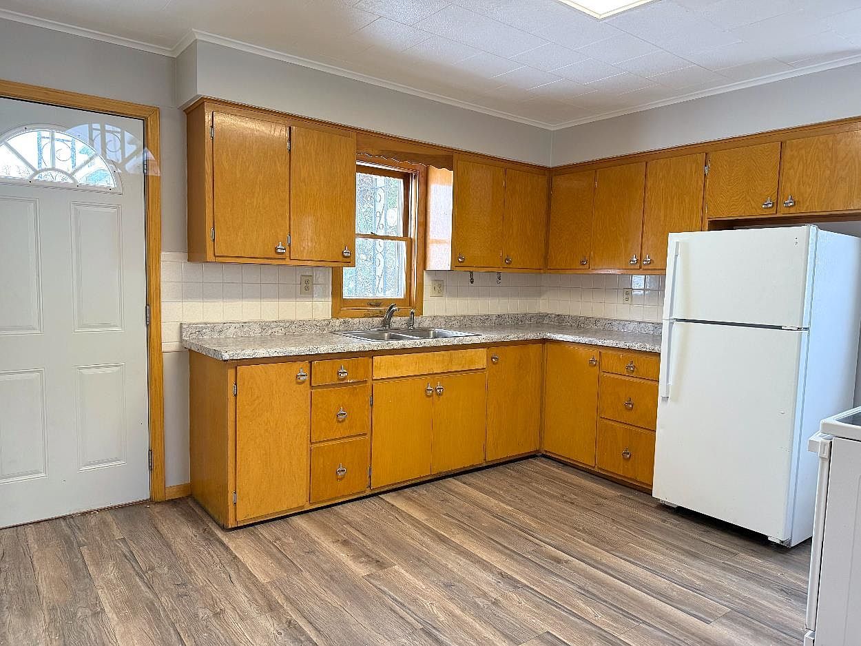 752 Franklin St Oshkosh, WI 54901 - Thumbnail 4