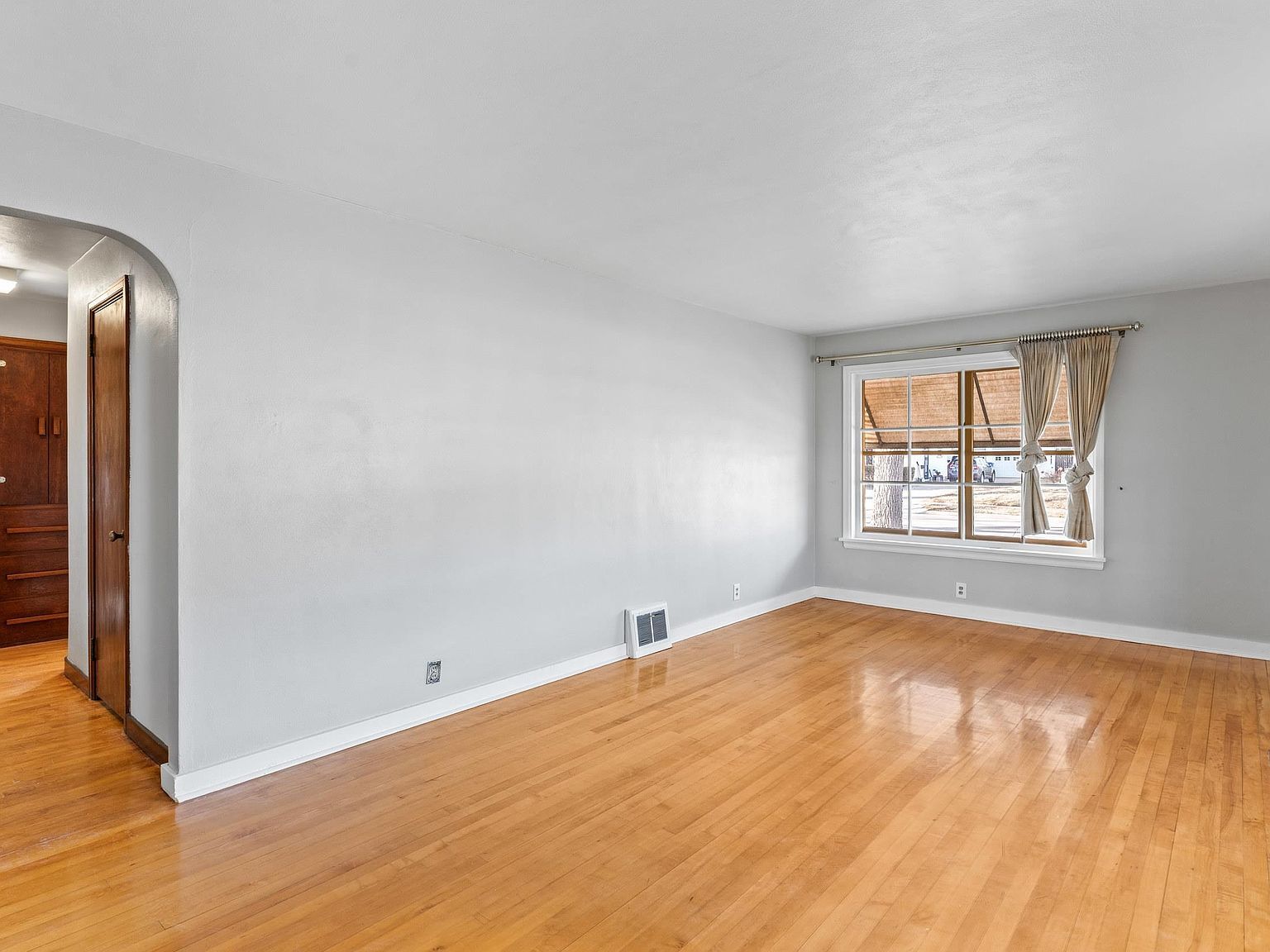 2007 N Division St Appleton, WI 54911 - Thumbnail 4