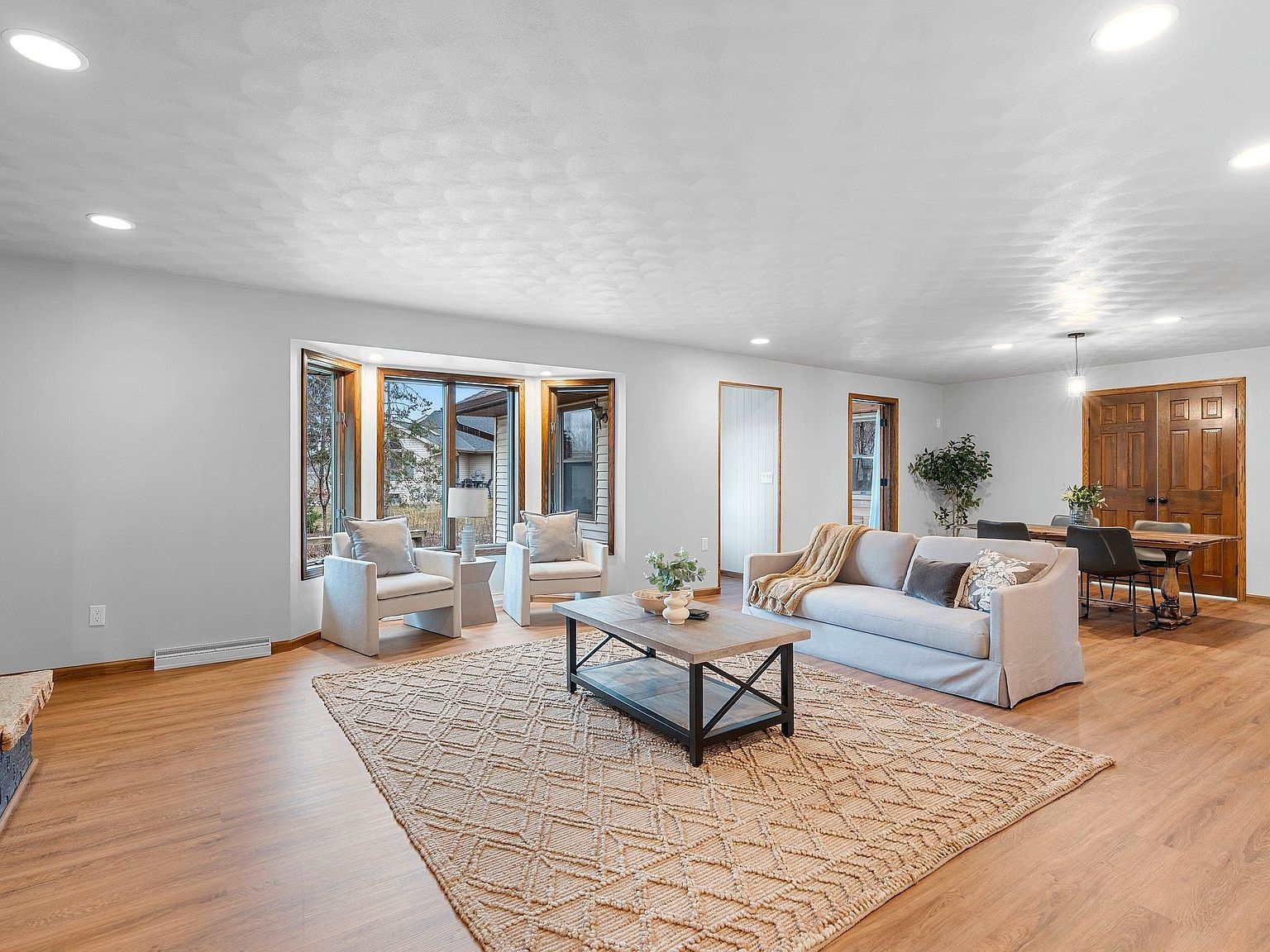 1236 Meadowview Dr Menasha, WI 54952 - Thumbnail 4