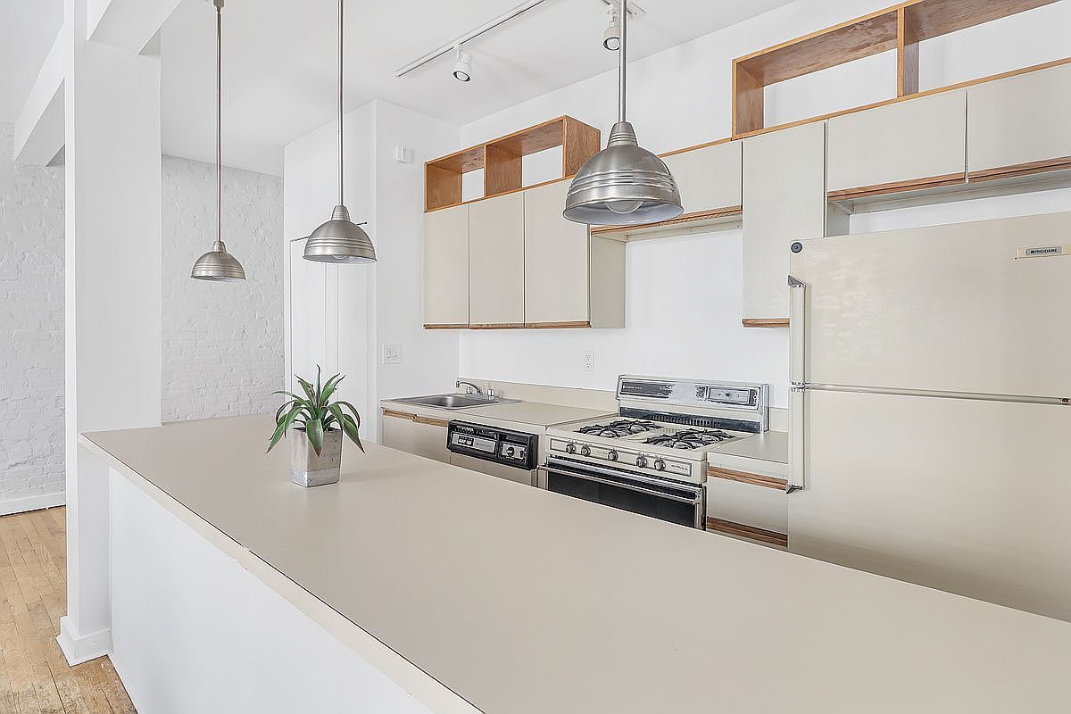 314 W 94th St APT 5D New York, NY 10025 - Thumbnail 4